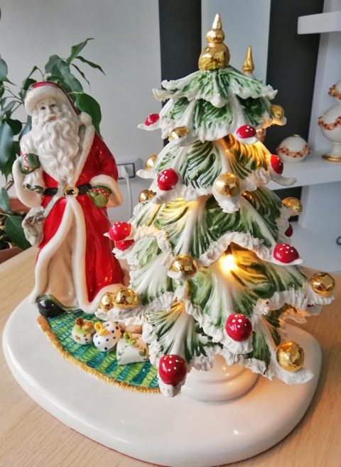Babbo Natale con albero