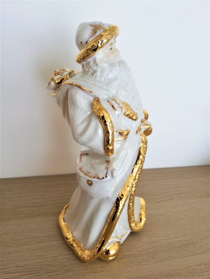 Babbo Natale con particolari in oro